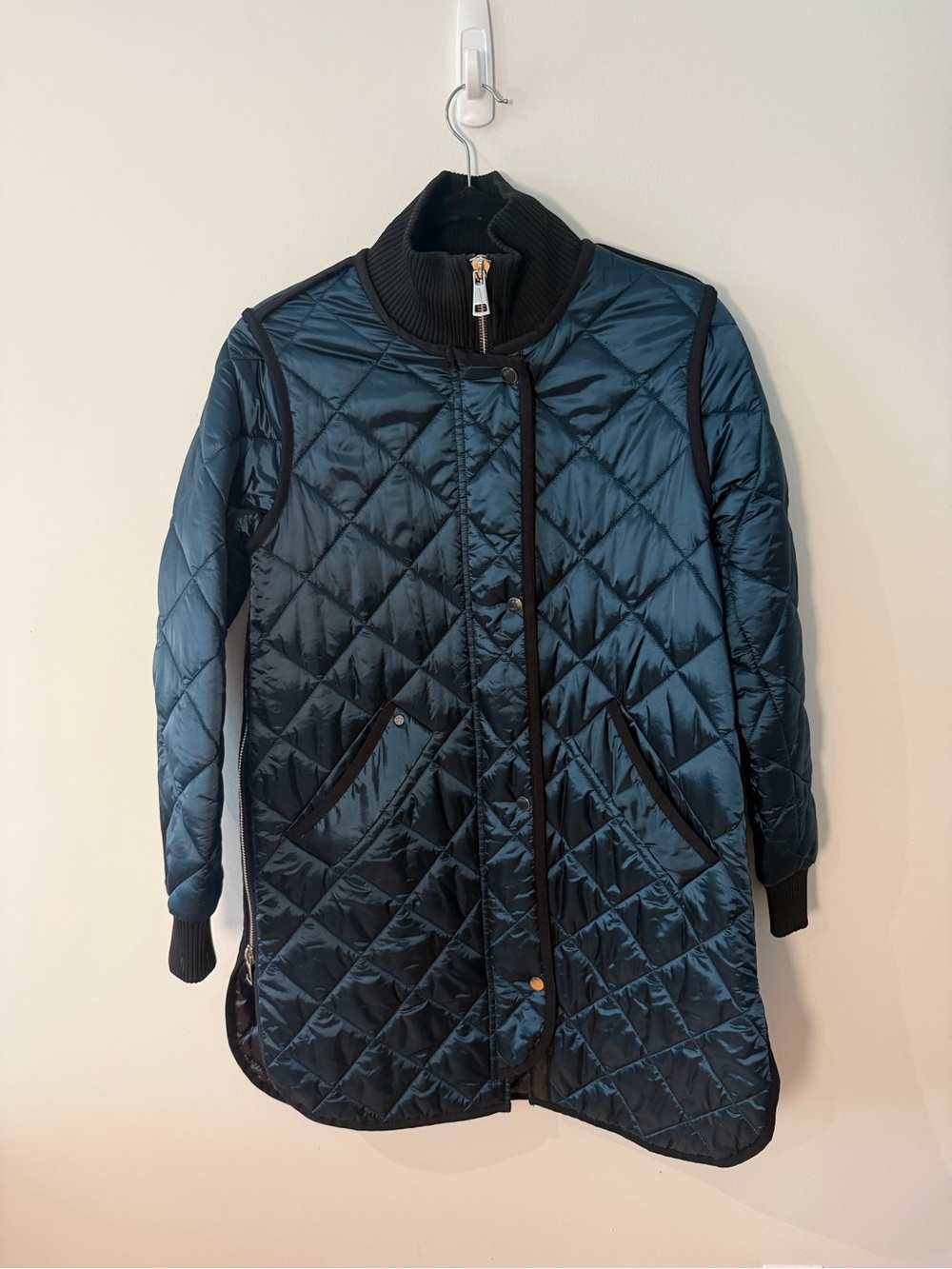 Adroit Atelier Midnight Blue Women's Puffer Coat with Rib Collar